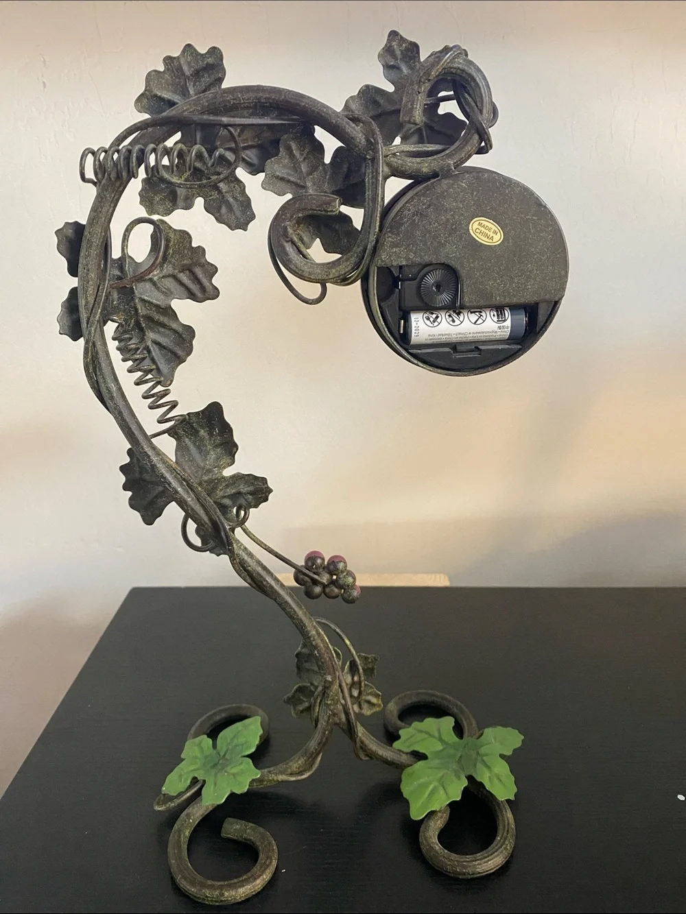 Decorative Metal Green Leaf Table Clock - Vintage Vine Design